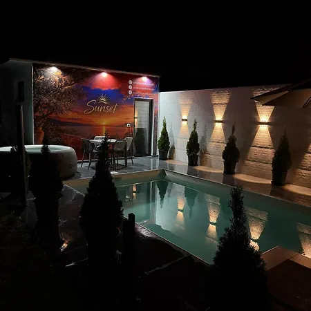 Villa Sunset Pool